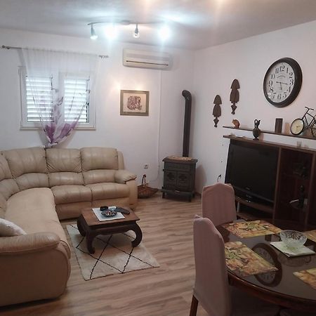 Villa Guliver 슬라티네 외부 사진