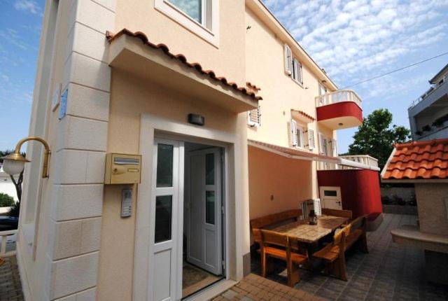 Villa Guliver 슬라티네 외부 사진