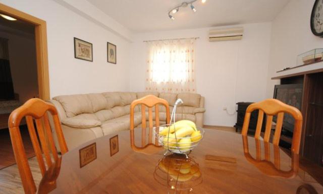 Villa Guliver 슬라티네 외부 사진