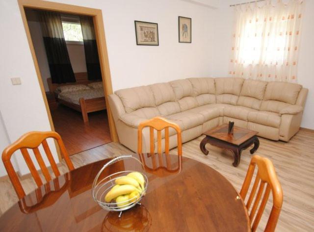 Villa Guliver 슬라티네 외부 사진